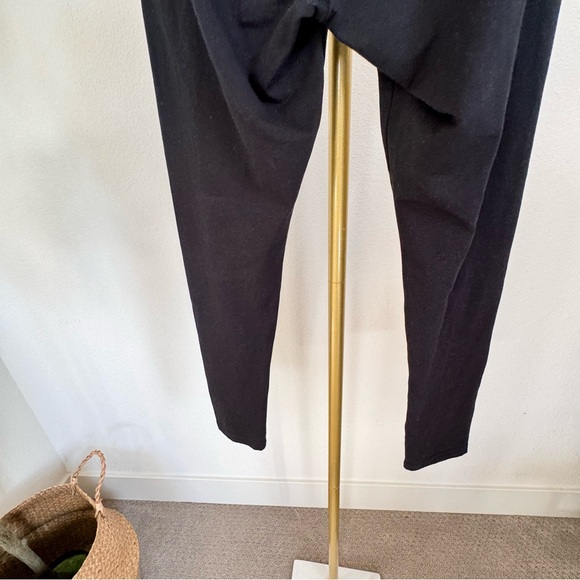 Bundle of 2 Aerie Leggings. 1- with pockets, 2 - no pockets - Picture 2 of 13